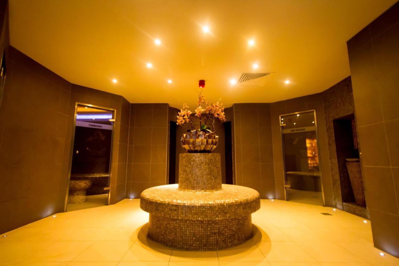 The Mere Golf Resort & Spa ภายนอก รูปภาพ