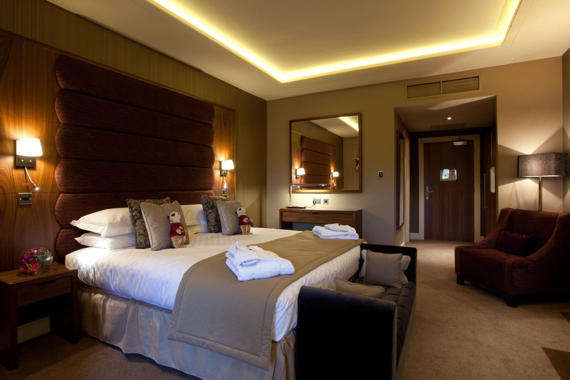 The Mere Golf Resort & Spa ภายนอก รูปภาพ