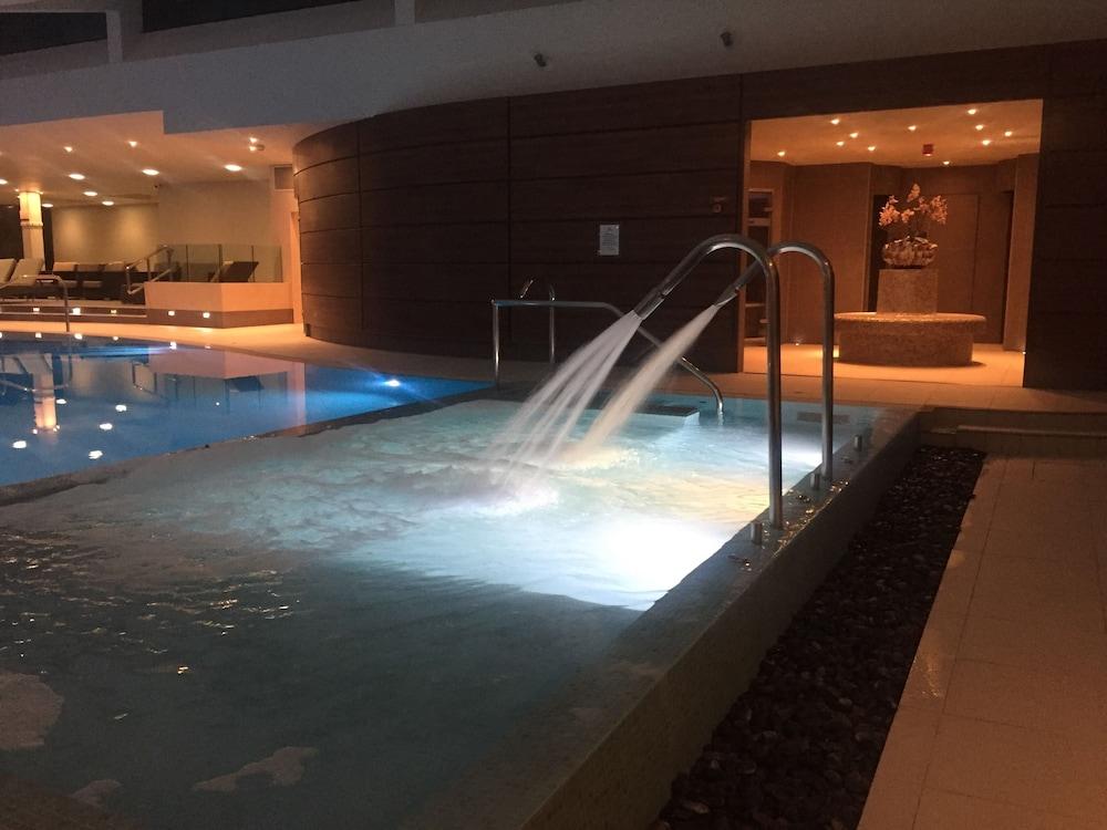 The Mere Golf Resort & Spa ภายนอก รูปภาพ