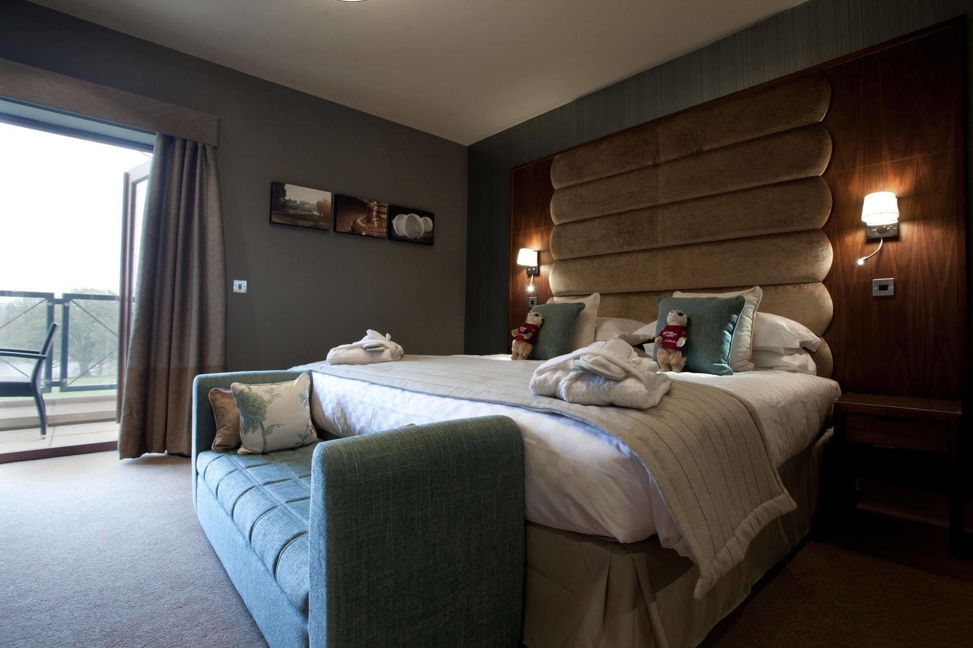The Mere Golf Resort & Spa ภายนอก รูปภาพ